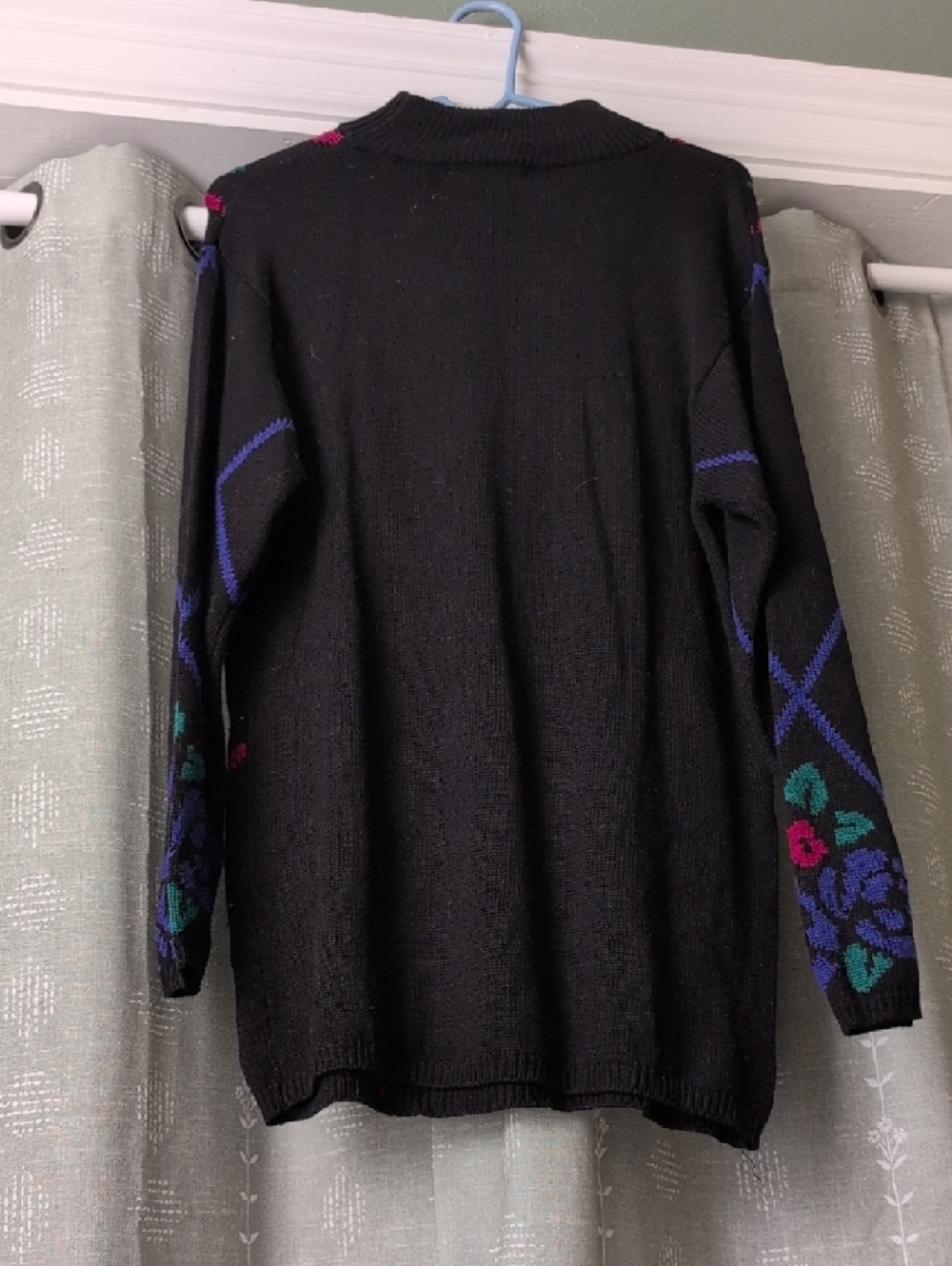 Casual Corner Black Sweater with Magenta Diamond & Floral Motif - Picture 2 of 3